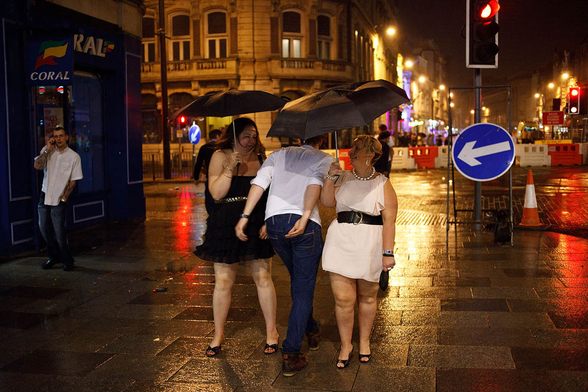 maciej_dakowicz_cardiff_after_dark_night_out_weather_rain