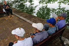 vietnam_hanoi_hoan_kiem_lake_people_exercising_old_men_resting
