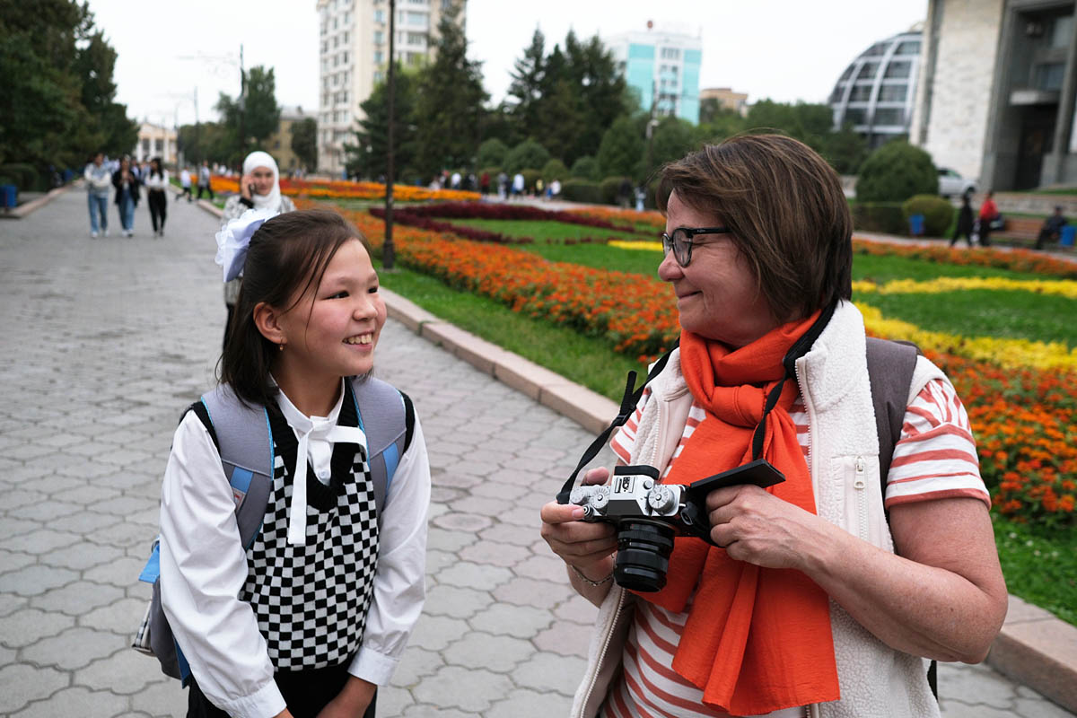annu_esko_kyrgyzstan_bishkek_street_photography_workshop_travel_2022