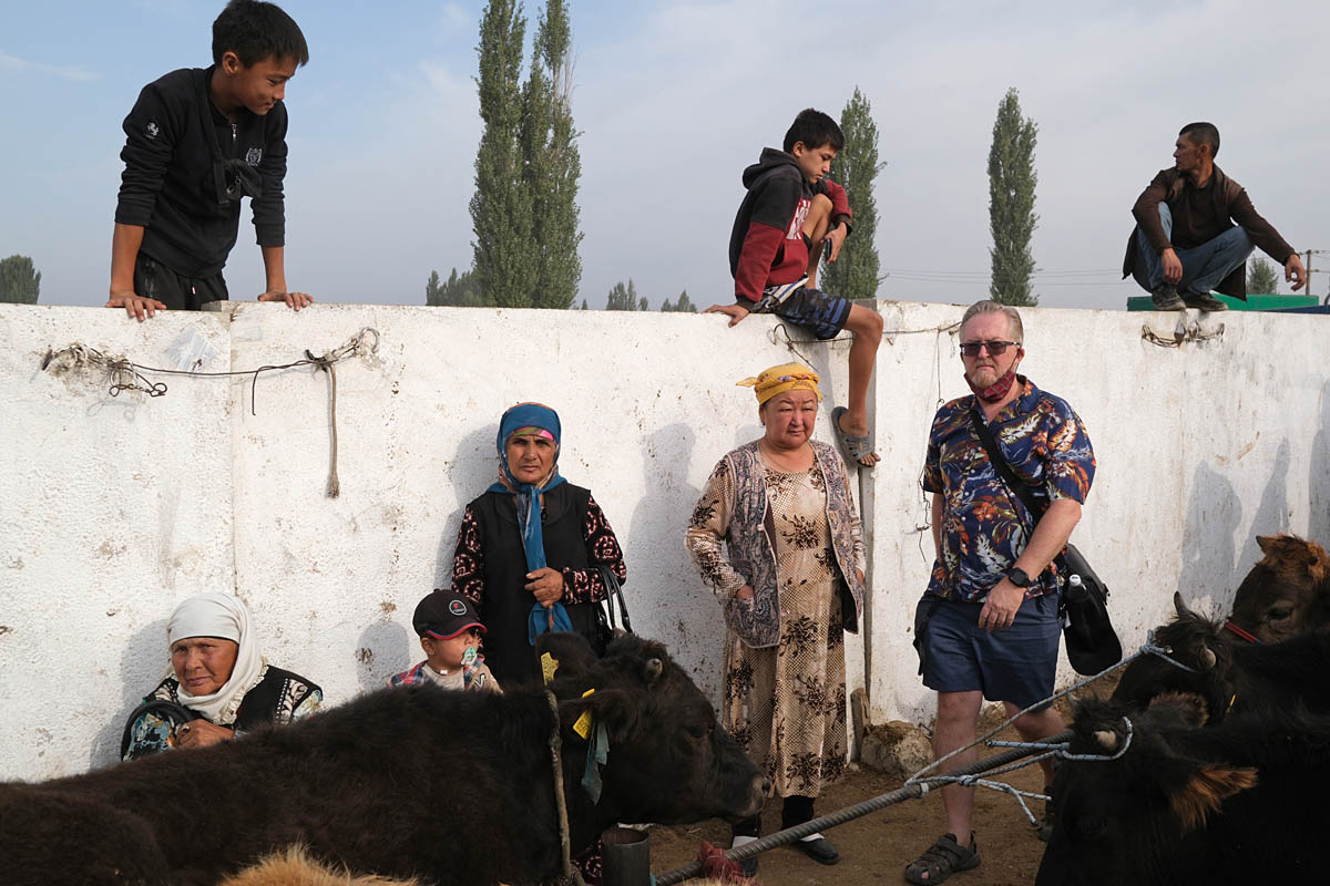 mark_thomas_kyrgyzstan_osh_animal_market_street_photography_workshop_travel_2022