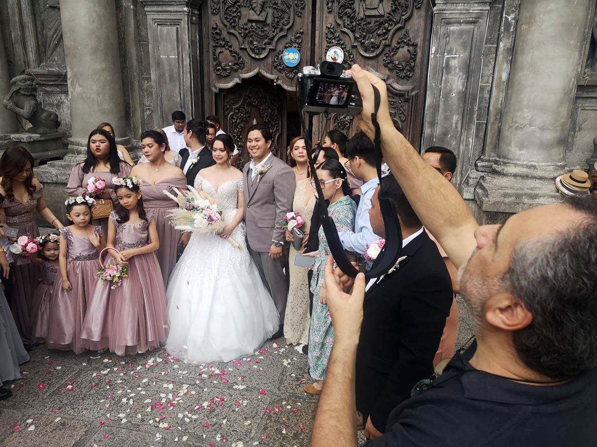 laurent_catach_street_photography_workshop_manila_philippines_intramuros_wedding